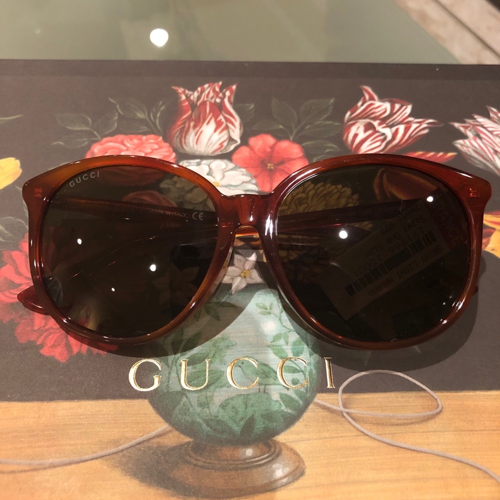❤️SOLD❤️ Gucci square sunglasses. - Picture 2 of 2